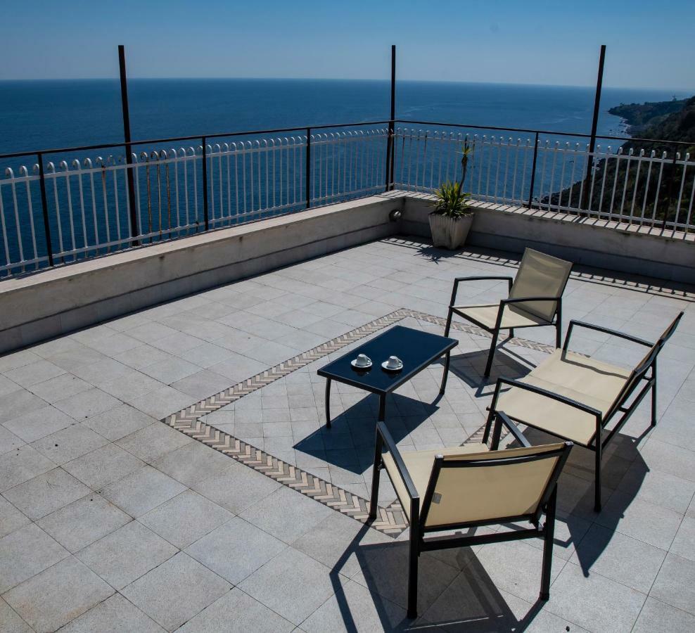 Villa La Timpa Acireale Exterior foto