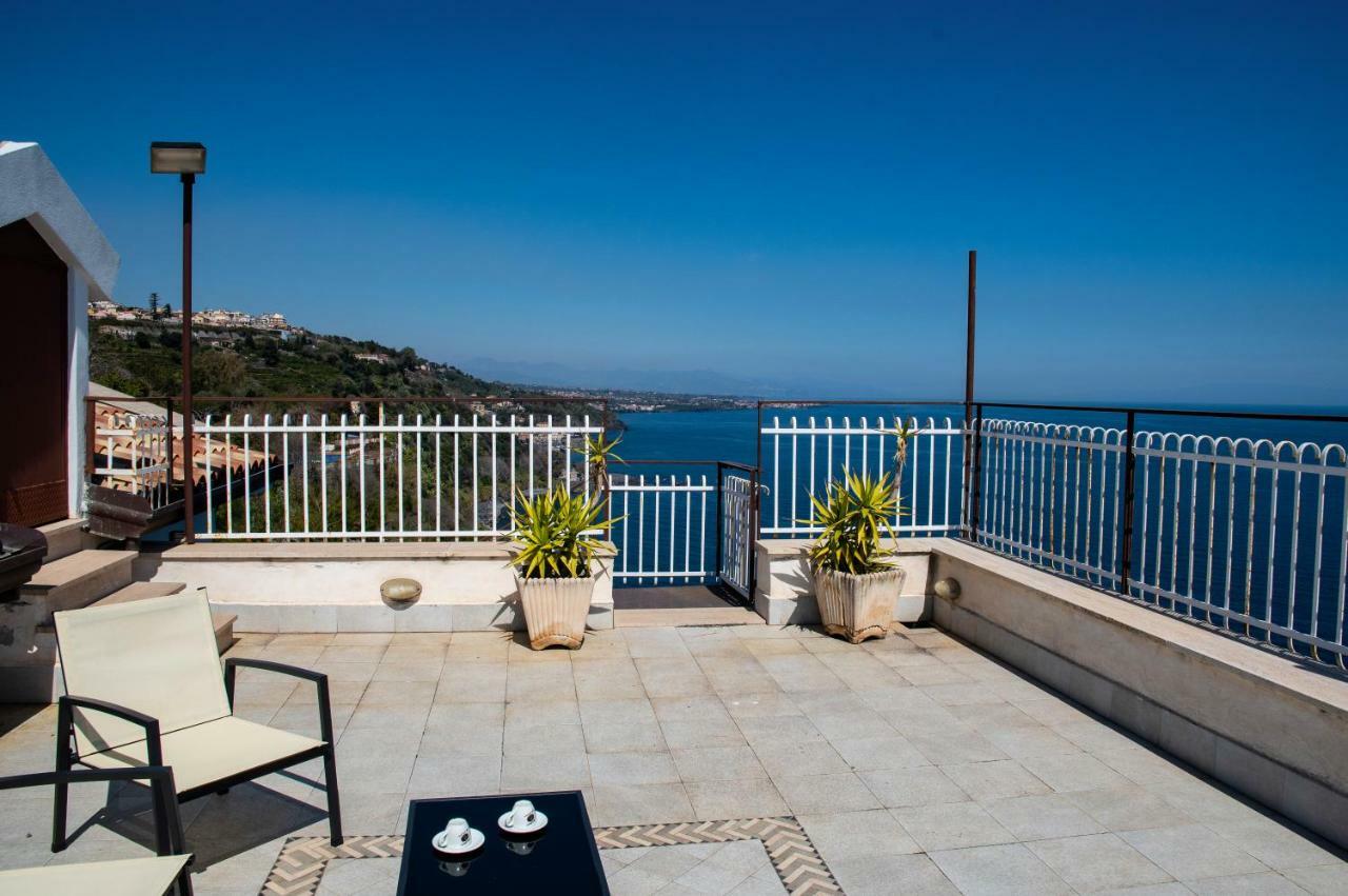 Villa La Timpa Acireale Exterior foto